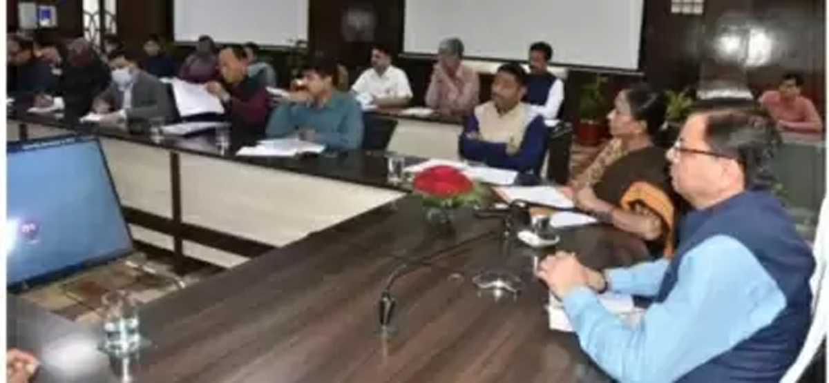 उत्तराखंड के सीएम धामी ने ली बैठक, रिक्त पदों पर भर्ती को लेकर दिए आदेश